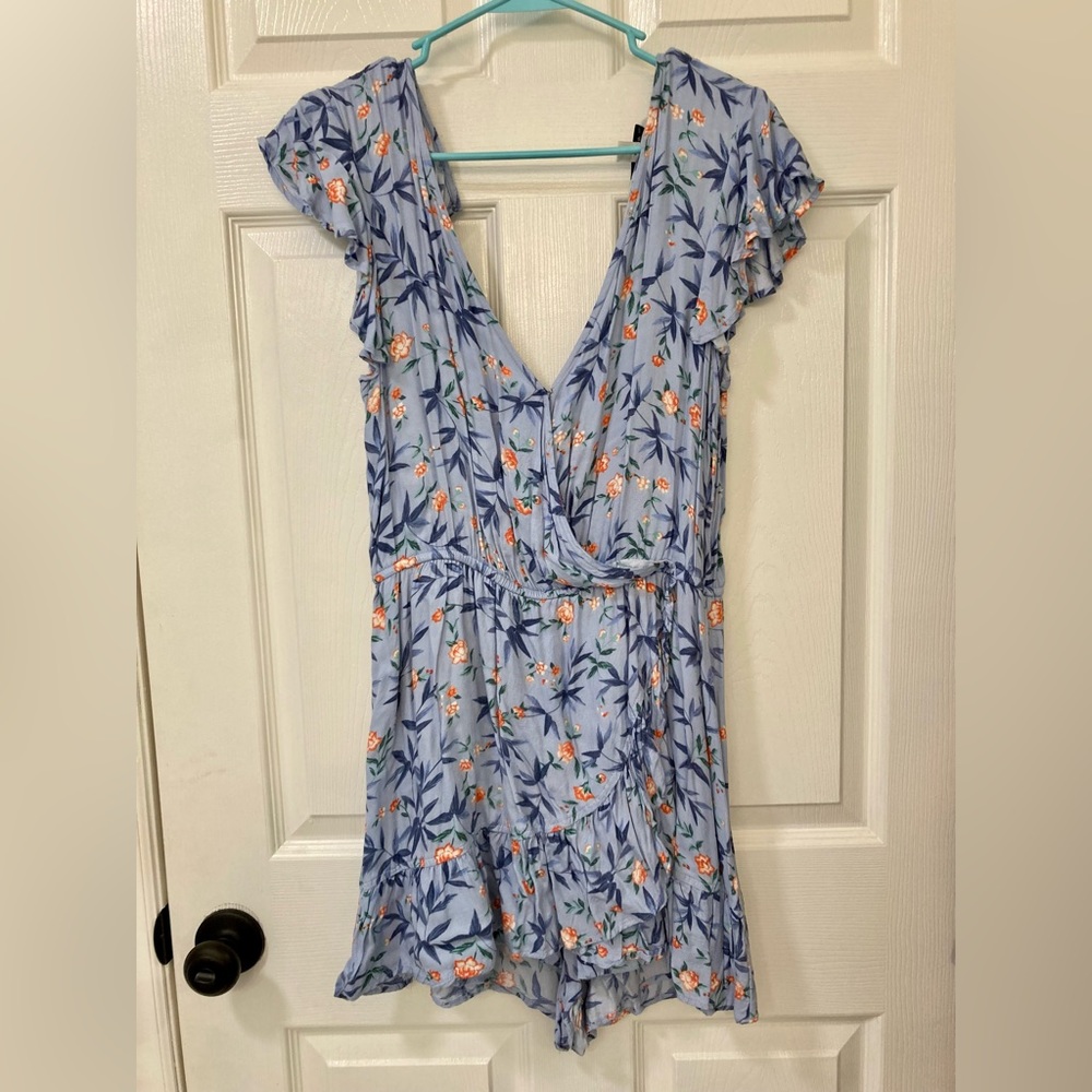 American Eagle Blue Floral Romper in size Large